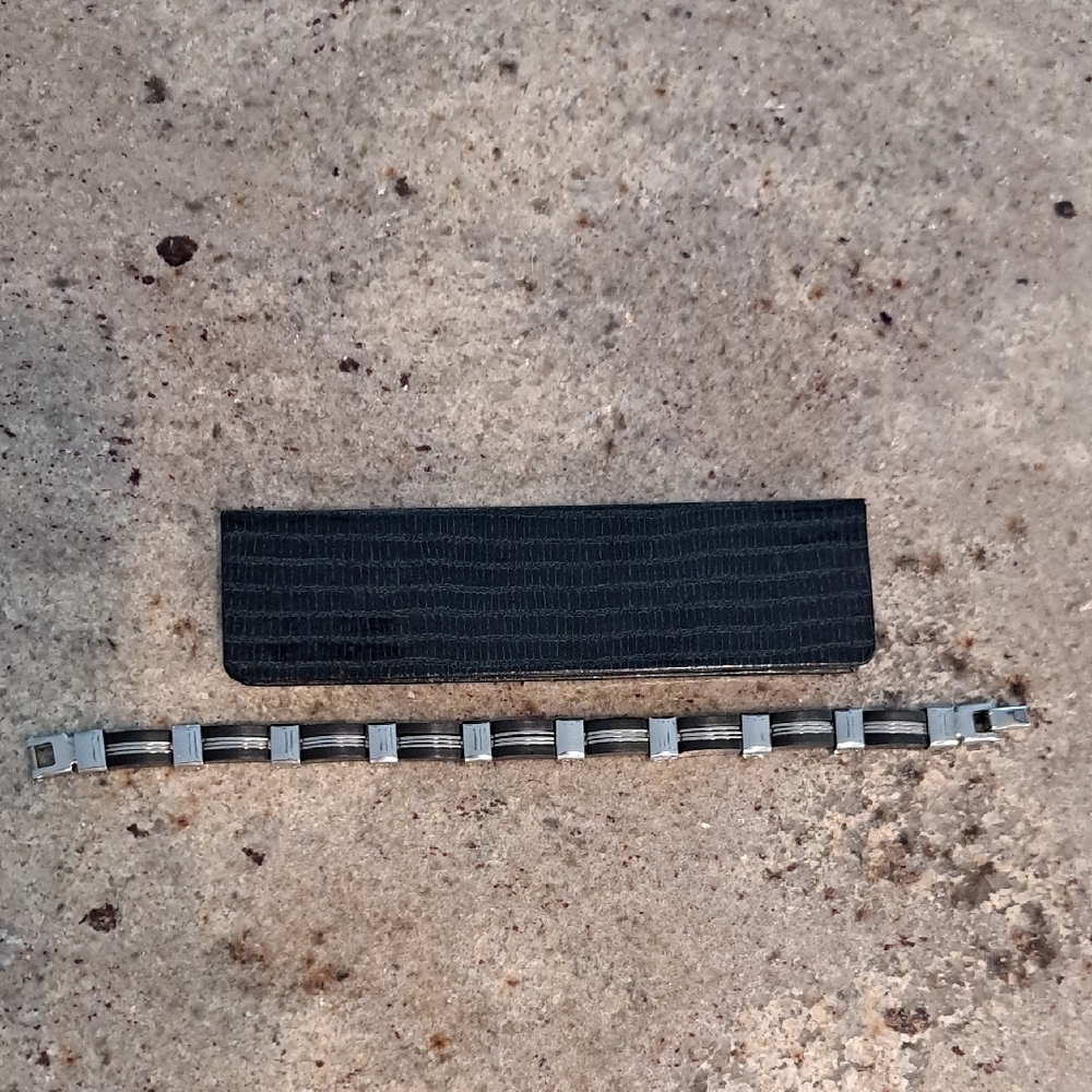 NWOT Silver and Black Men's Bracelet